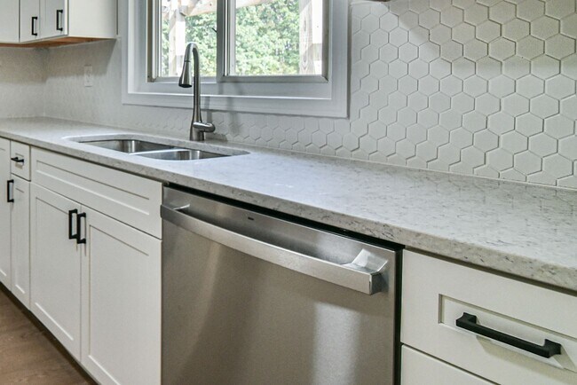 Building Photo - Charming Renovated Home on Acreage — Minutes from Town