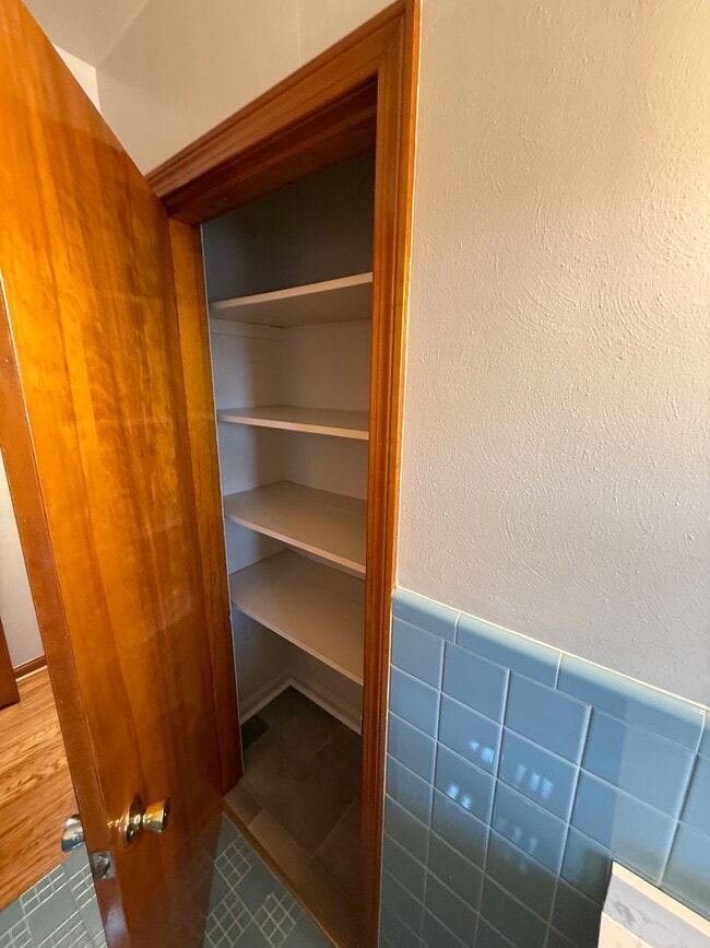 Building Photo - 3 Bed/1/5 Bath House with Carport  *Lawncare included in rent*