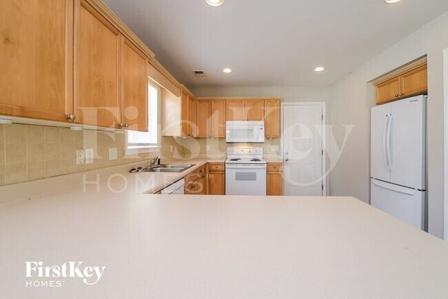 Building Photo - 139 Flagstone Ln