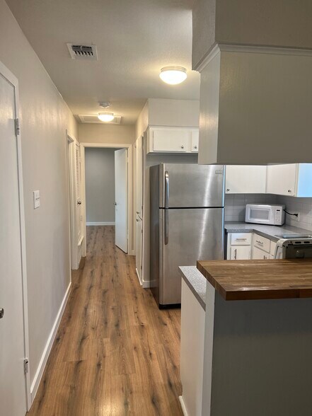 Building Photo - 2410 Audubon Pl