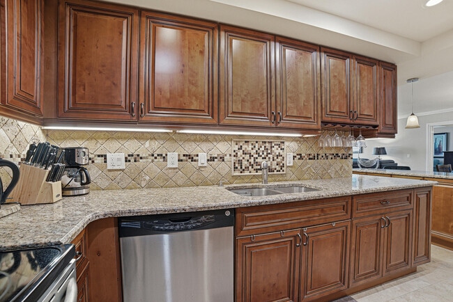 Building Photo - 3450 S Ocean Blvd