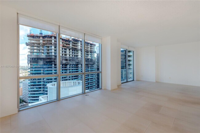 Building Photo - 1060 Brickell Ave