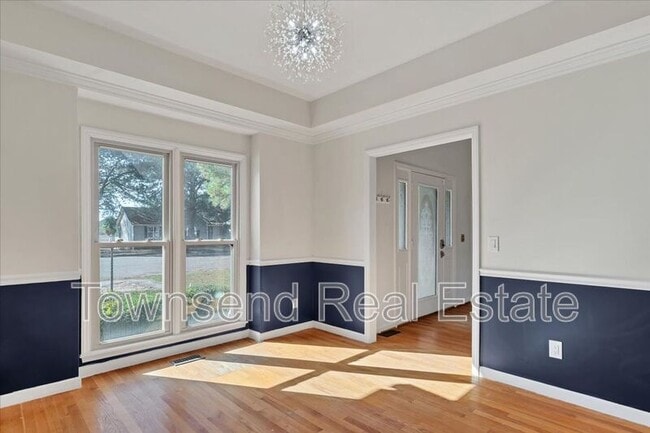 Building Photo - 695 Cedar Point