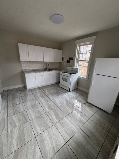 Building Photo - 83 Park Ave