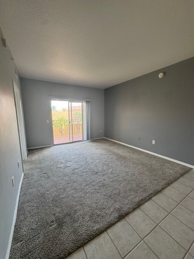 Building Photo - 2 bedroom 2 bathroom Condo in Gardens at B...