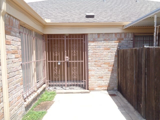 Building Photo - 2502 Creekway Cir