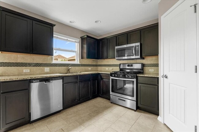 Building Photo - 163 Wainscot Oak Wy