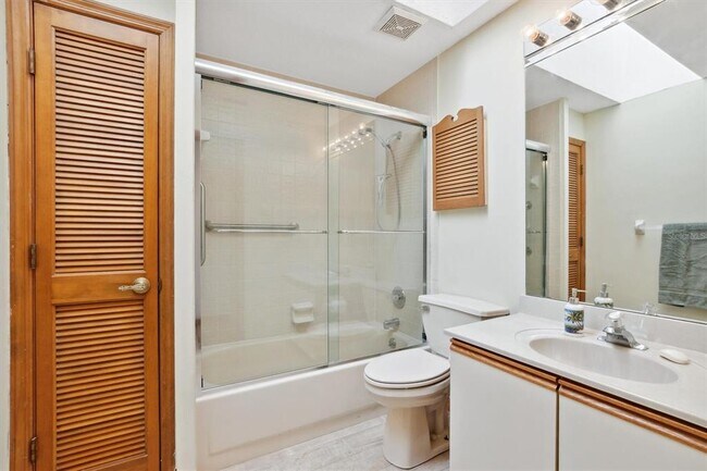 Building Photo - 2637 Sunburst Ct
