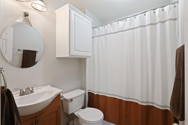 Building Photo - 18121 Whitewater Cove