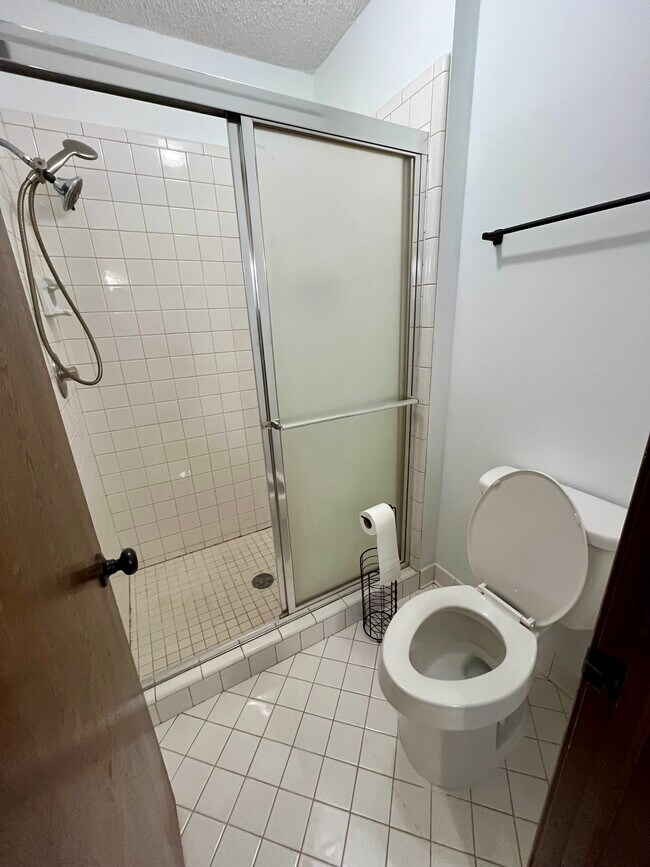 Building Photo - 14731 E 96th St N