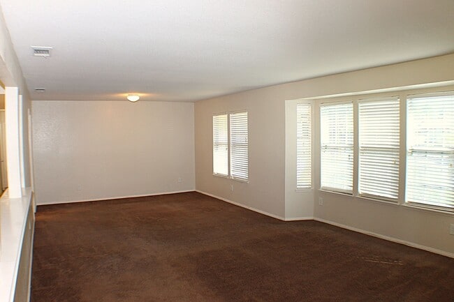 Building Photo - Spacious Ranch-Style Home on Half Acre wit...