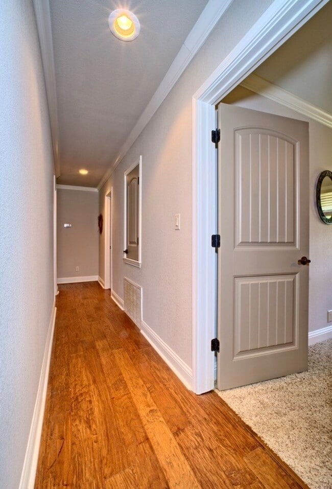 Building Photo - 7618 TX-87