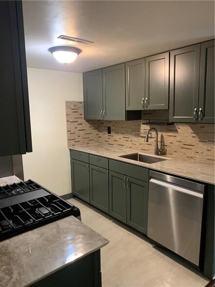 Building Photo - 1139 Hartford Ave