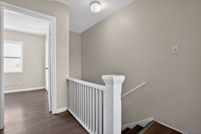 Building Photo - Charming 3BR Duplex in Los Angeles