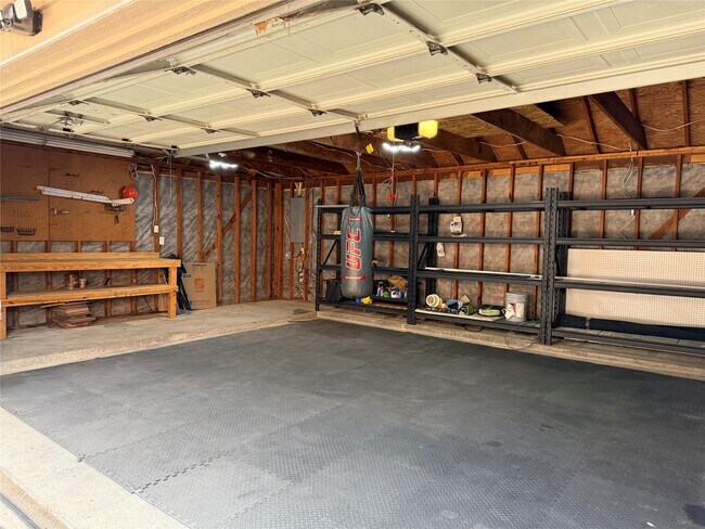Building Photo - 4422 Pine Breeze Dr