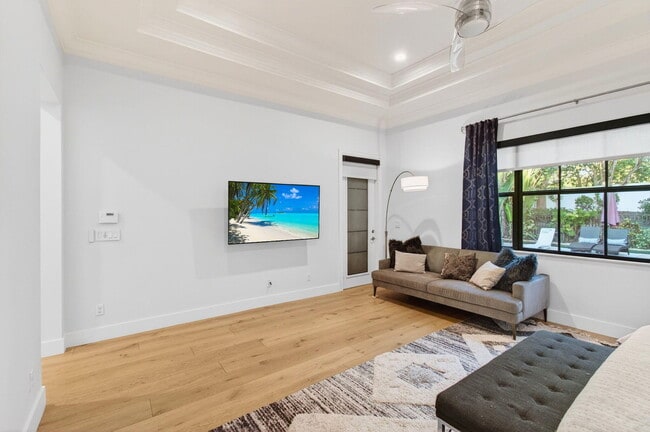 Building Photo - 17662 Cadena Dr