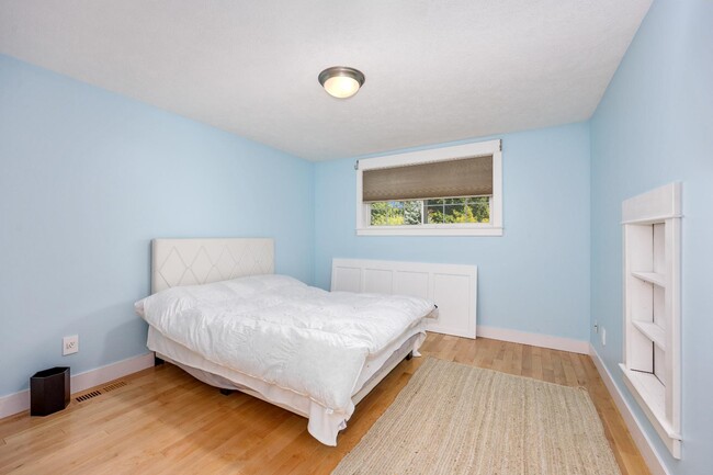 Building Photo - 4440 Whitewood Farms Dr NE