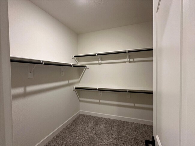 Building Photo - 808 Boyer Ct