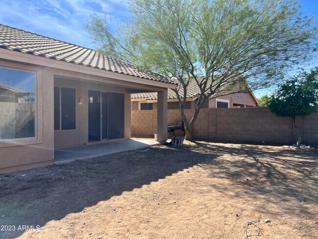 Building Photo - 17522 W Lavender Ln
