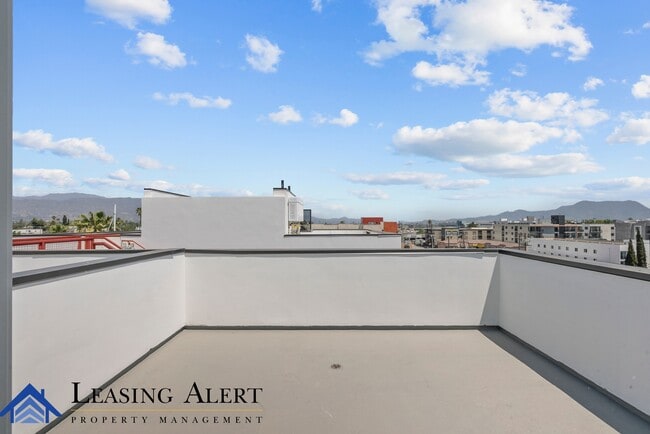 Building Photo - 5617 Klump Ave