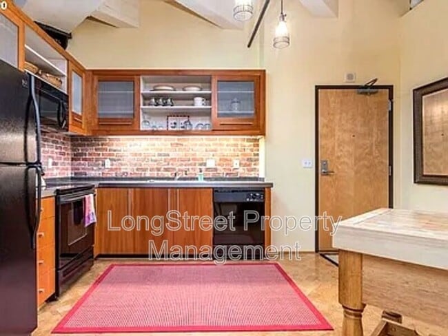 Building Photo - 1420 NW Lovejoy St