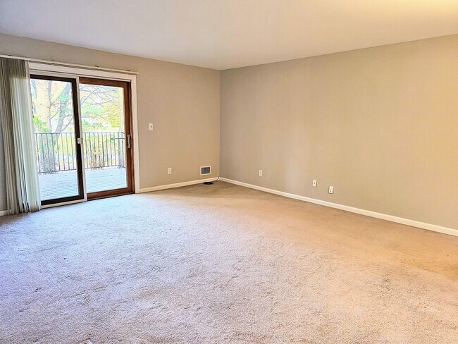 Building Photo - 913 Merritt Dr