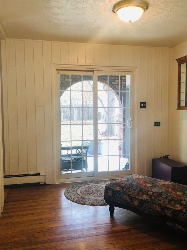 Building Photo - Two Story Single Family Home in the Roseda...