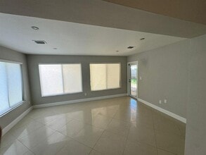 Building Photo - 4411 NE 15th Way