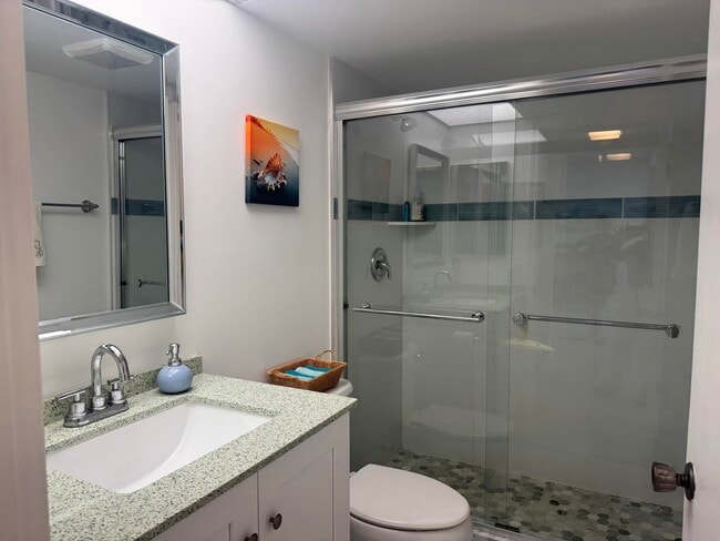 Building Photo - 4801 Martinique Pl