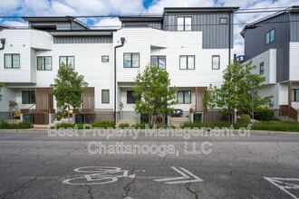 Building Photo - 3111 St Elmo Ave
