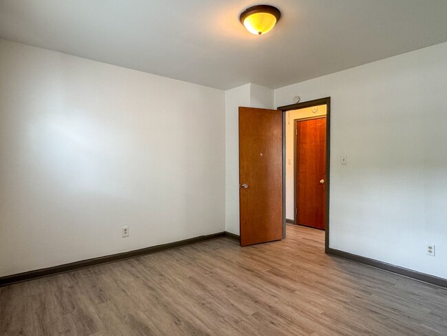 Building Photo - 1307 Tabb Ave