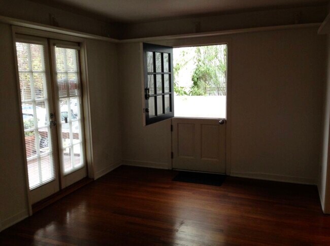 Inside front Dutch door - 420 2nd St