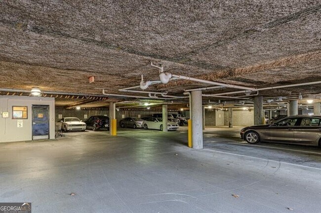 Building Photo - 3275 Lenox Rd NE