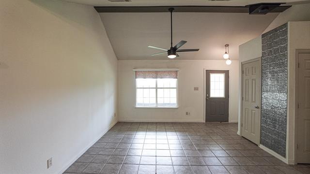 Building Photo - 1044 N King Rd