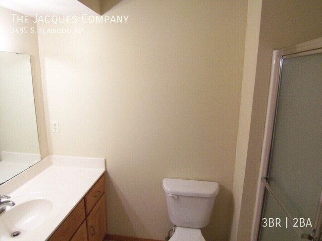 Building Photo - 3495 Leawood Ave