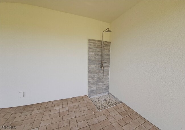 Building Photo - 2116 NE 22nd Ave