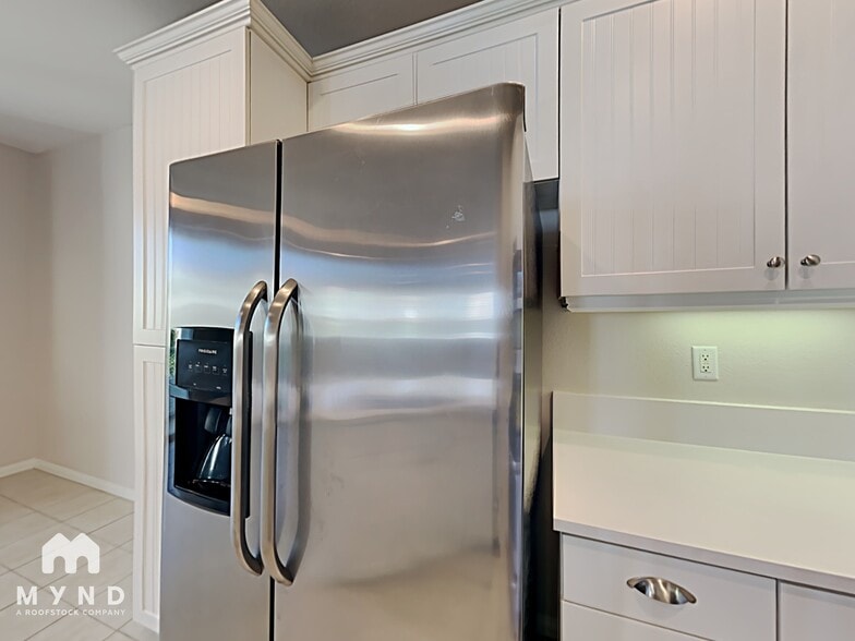 Building Photo - 815 Harbor Cliff Way