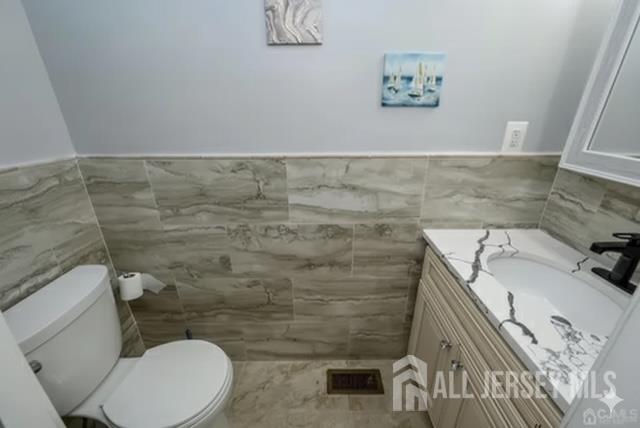 Building Photo - 14 Crestwood Ct