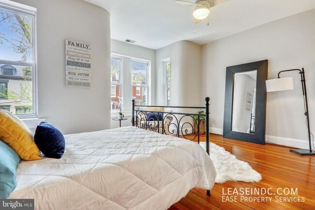 Building Photo - 766 Harvard St NW