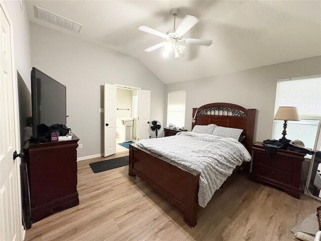 Building Photo - 2204 Bakers Way