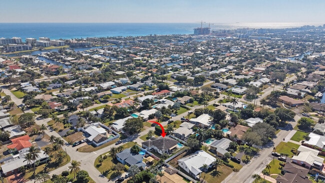 Building Photo - 875 SE 13th Ave