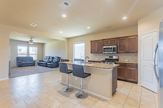 Building Photo - 6927 Kate Reed Dr