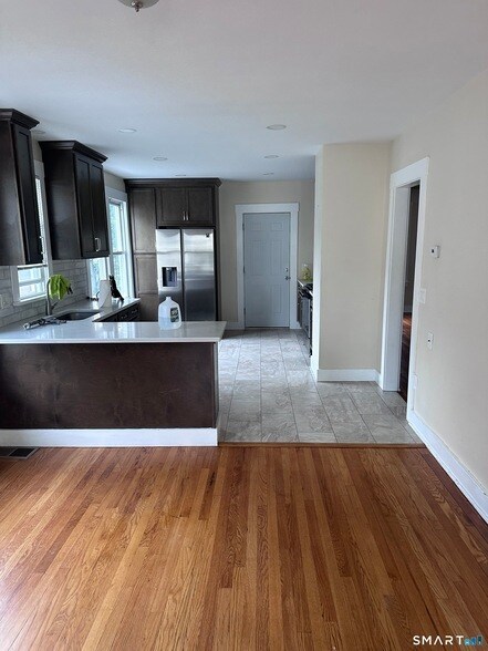 Building Photo - 62 Glemby St