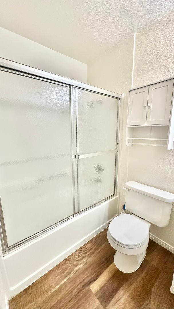Building Photo - Darling, Entry Level, Corner-End Condo Uni...