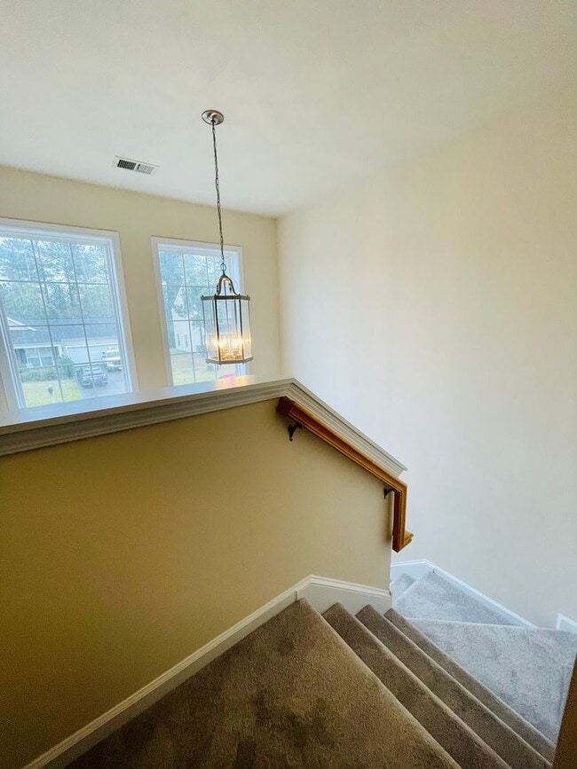 Building Photo - 4476 Farm Lake Dr