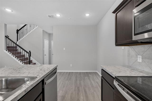 Building Photo - 2420 Canongate Dr