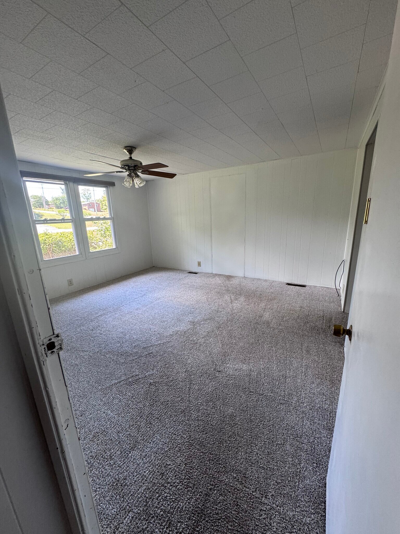Building Photo - 2300 Sun Valley Cir