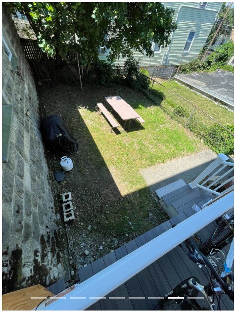 Building Photo - 18 Bond St