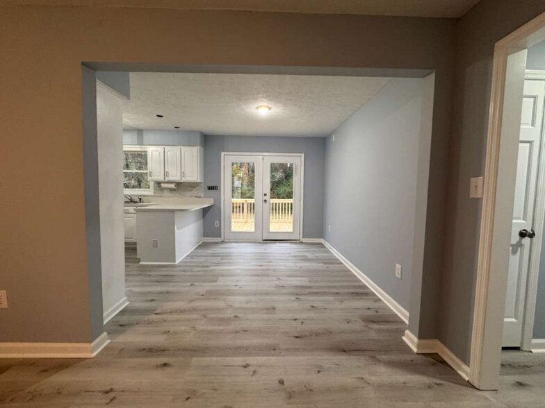 Building Photo - 3061 Sweetpine Ln