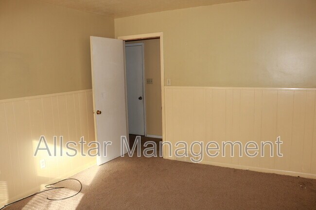 Building Photo - 26601 Lakeshore Blvd